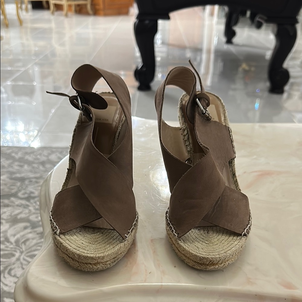 Brown Espadrilles with Jute Sole and Slingback Design